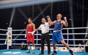 Украинец Александр Хижняк завоевал "золото" на чемпионате мира по боксу