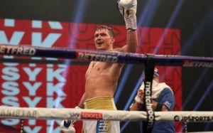 Эдди Хирн объяснил, как титул WBO может остаться на кону поединка Джошуа - Фьюри, несмотря на желание Усика подраться с Энтони в следующем бою