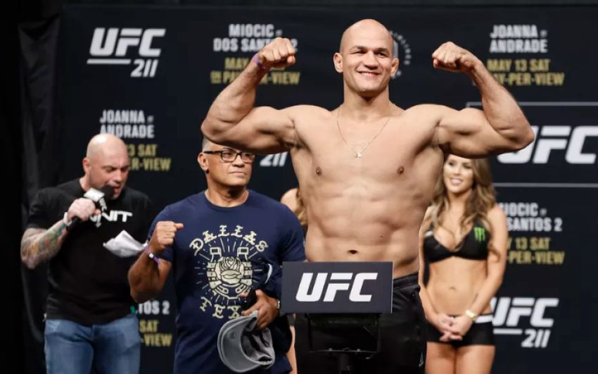 Результаты взвешивания участников турнира UFC Fight Night 133: Дос Сантос - Иванов