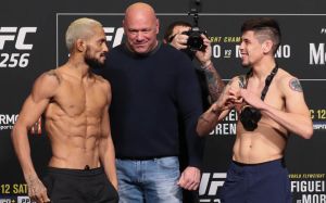 Видео боя Дейвисон Фигейреду - Брэндон Морено UFC 256