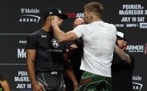 Видео боя Дрикус дю Плесси - Тревин Джайлс UFC 264