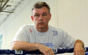 Тедди Атлас назвал боксера, которому все "сходит с рук": "Он любимчик учителей"