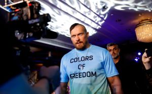 Промоутер Усик: "Он очень честно и глубоко говорил о том, что происходит в Украине"