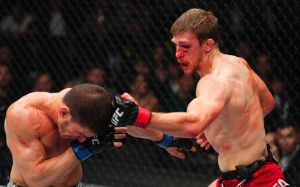 Мовсар Евлоев уверенно проходит Арнольда Аллена на UFC 297