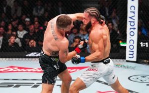 Видео боя Джастин Гэтжи – Рафаэль Физиев 2 UFC 313