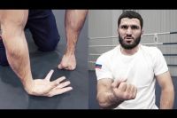 Артур Бетербиев учит бить / Лучшее упражнение для удара