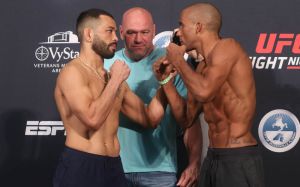 Видео боя Эдсон Барбоза - Дэн Иге UFC on ESPN 8