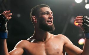 Чимаев объяснил, почему руководство UFC не дает ему бой с Адесаньей