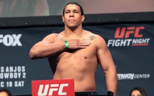 UFC: Дмитрий Смоляков проиграл дебютный бой в промоушене