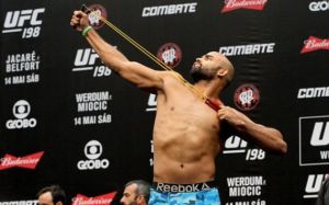 Видео боя Уорли Алвес - Султан Алиев UFC 224 