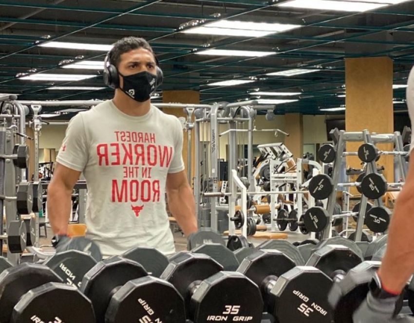 Хосе Карлос Рамирес: "У Теофимо Лопеса есть хорошие шансы на победу"