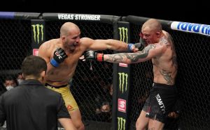 Энтони Смит прокомментировал поражение Гловеру Тейшейре