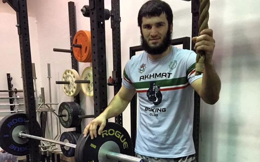 Бетербиев нокаутировал Прието в первом раунде