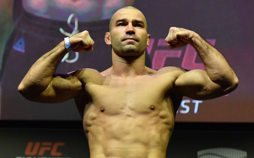Артем Лобов просил у Bellator миллион долларов за бой с Майклом Пейджем