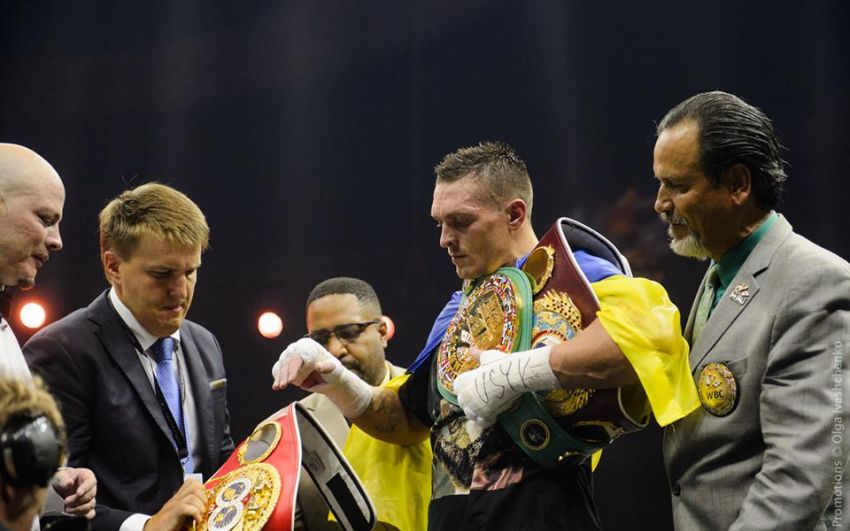 Александр Усик добровольно отказался от пояса IBF