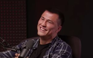 "По греко-римской борьбе, но с партером". Власов рассказал, как предлагал Исмаилову провести борцовскую схватку