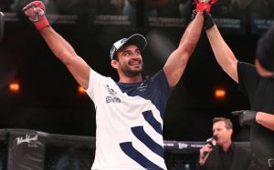 Андрей Корешков уверенно победил Майка Джаспера на Bellator 219