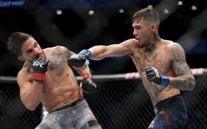Андре Фили победил Деннис Бермудеса раздельным решением на турнире UFC on FOX 27