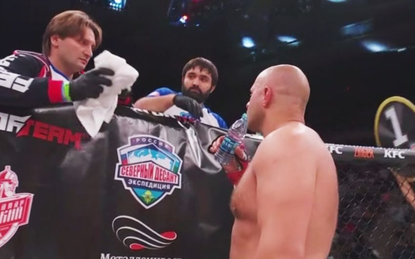 Эдгард Запашный: Федор посмотрел запись боя и сказал: „Простите. Почему секундантом Емельяненко был Эдгард Запашный?"