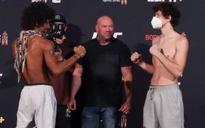 Видео боя Алекс Касерес - Чейс Хупер UFC 250