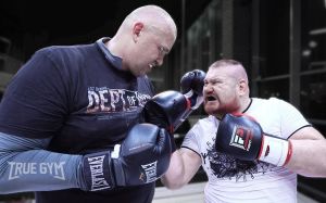 Дацик против "Молекулы Ада", в прошлом отправлявшим его в нокаут