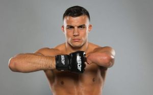 Бывший претендент на чемпионский пояс WSOF Ник Ньюэлл возвращается клетку 