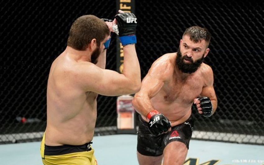 Андрей Орловский победил Филипе Линса на UFC Fight Night 171