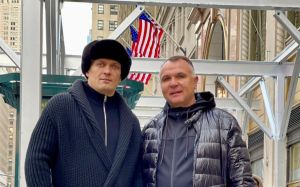 Менеджер Ломаченко и Усика набросился на журналиста ESPN: "Тебе, заср*нцу, нужно прекратить постить фейковые новости про моих бойцов"
