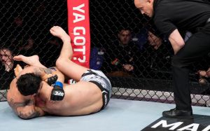 Видео боя Макван Амирхани – Майк Гранди UFC Fight Night 204