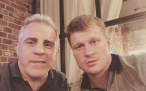 Иванов: "В бою с Джошуа травма Поветкина достигла своего пика. На спаррингах, он постоянно жаловался на локти. Врачи вытащили 50 осколков"
