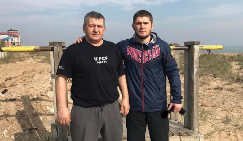 Отец Нурмагомедова ответил на оскорбления Макгрегора в его сторону