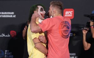 Видео боя Дрикус Дю Плессис - Маркус Перес UFC on ESPN+ 37