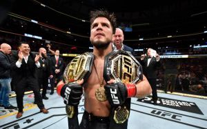 Генри Сехудо лишен титула UFC в наилегчайшем весе