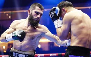 Глава RCC Boxing Promotions не согласен с победой Бетербиева над Биволом: "Это просто загадка"
