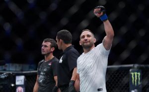 Бонусы турнира UFC Fight Night 133: Дос Сантос - Иванов