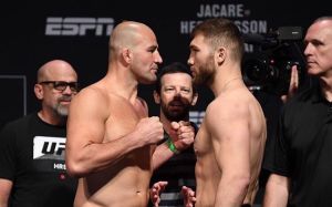 Видео боя Гловер Тейшейра - Ион Куцелаба UFC Fight Night 150