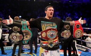 Александр Усик отказался от боя с Лебедевым и освободил титул WBA 