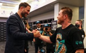 Эдди Хирн поделился планами Сауля Альвареса после того, как он победит Дмитрия Бивола и Геннадия Головкина