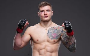 Марвин Веттори назвал имя желаемого соперника, но также готов страховать чемпионский бой между Перейрой и Адесаньей