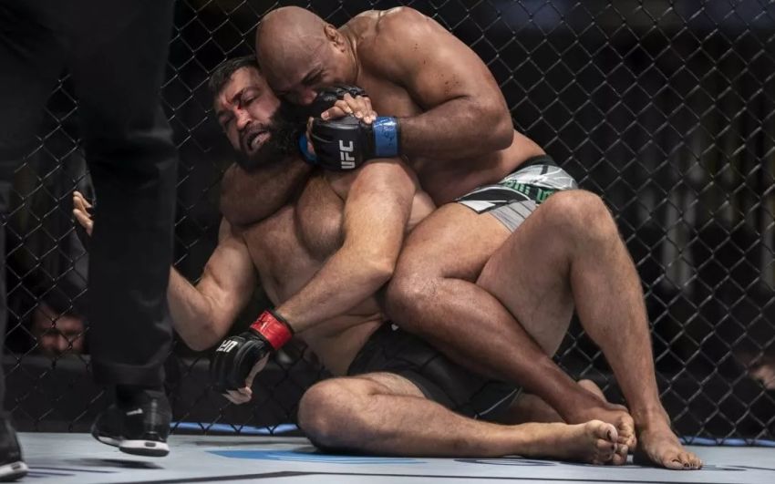 Андрей Орловский был "задушен" де Лимой на турнире UFC Fight Night 213