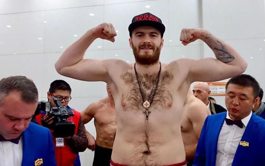 Цотне Рогава завоевал титул WBC, победив Александра Флореса