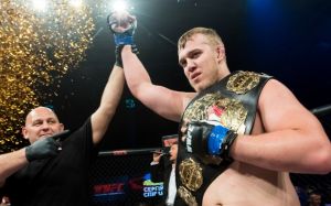Сергей Спивак "задушил" Тони Лопеса на турнире WWFC 12