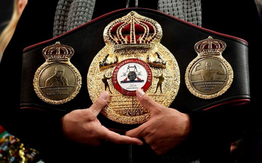"Картонные" дела: WBA определит "временного" чемпиона в полусреднем весе