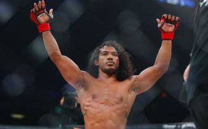 Бенсон Хендерсон победил Ислама Мамедова на Bellator 273