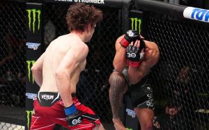 Роман Копылов уверенно разобрался с Пунахеле Сориано на UFC Fight Night 217