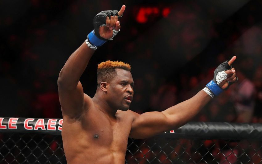 Фрэнсис Нганну снес Джуниора Дос Сантоса уже в первом раунде на UFC on ESPN 3