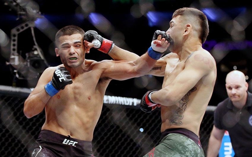 Видео боя Марк Де Ла Роса - Алекс Перес UFC on ESPN 2