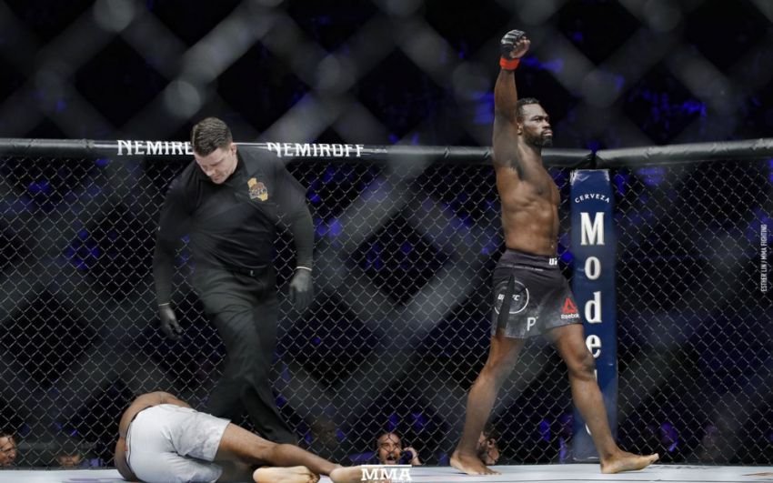 Видео боя Юрайя Холл - Бивон Льюис UFC 232