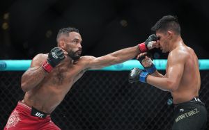 Видео боя Давид Мартинес – Роб Фонт UFC Fight Night 259