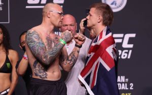 Видео боя Джимми Крут - Энтони Смит UFC 261